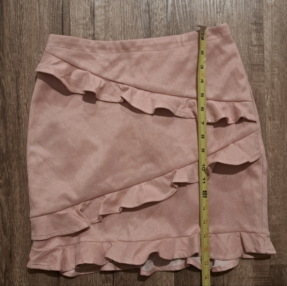 Simple Pink Ruffle Mini Skirt - Picture 4 of 5